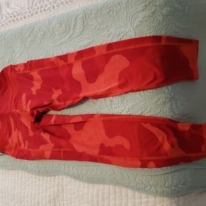 Aerie red camo offline leggings